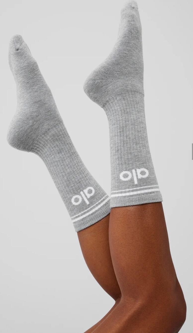 NWT alo Unisex Throwback Socks, Size M